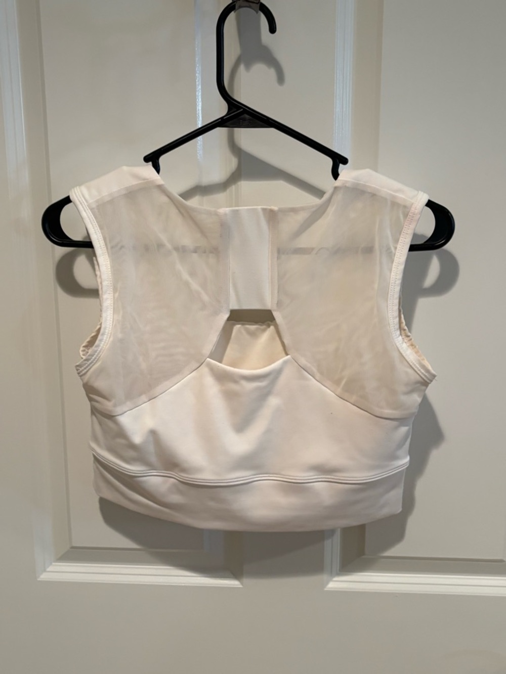 Forme Women’s White Scoop-Neck Sports Bra Crop - Picture 4 of 5